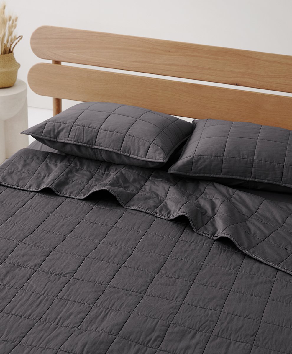 COMFORTER image 2
